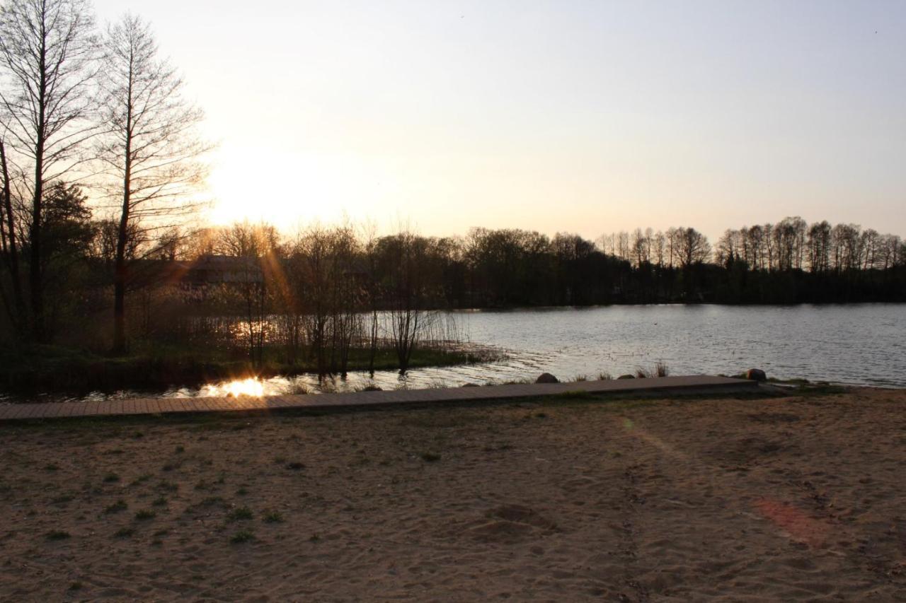 Domek Nad Jeziorem Bystrzyna Świdwin Exterior foto